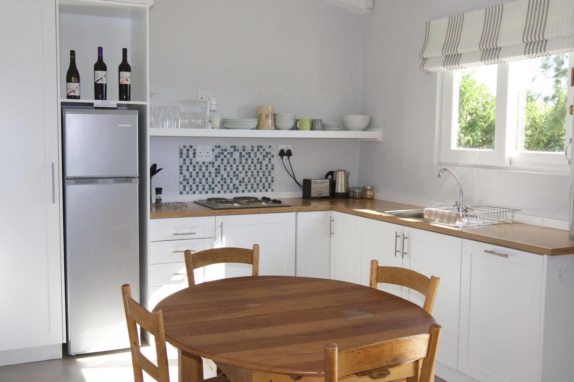Paul Wallace Wines & Cottages エルギン エクステリア 写真